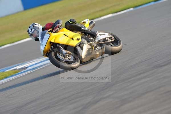 Motorcycle action photographs;donington;donington park leicestershire;donington photographs;event digital images;eventdigitalimages;no limits trackday;peter wileman photography;trackday;trackday digital images;trackday photos