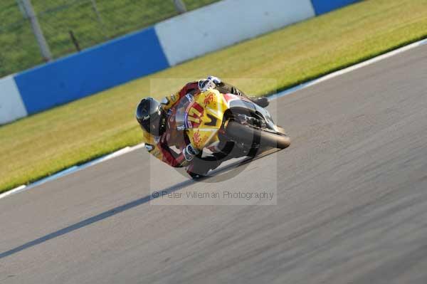 Motorcycle action photographs;donington;donington park leicestershire;donington photographs;event digital images;eventdigitalimages;no limits trackday;peter wileman photography;trackday;trackday digital images;trackday photos