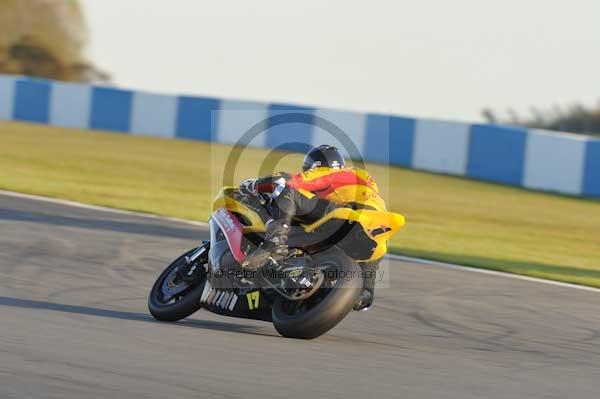 Motorcycle action photographs;donington;donington park leicestershire;donington photographs;event digital images;eventdigitalimages;no limits trackday;peter wileman photography;trackday;trackday digital images;trackday photos