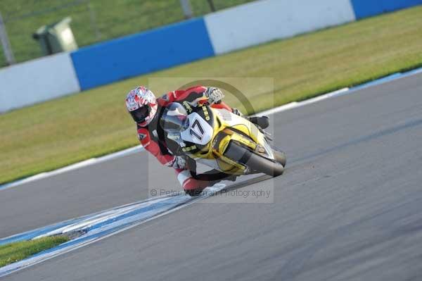 Motorcycle action photographs;donington;donington park leicestershire;donington photographs;event digital images;eventdigitalimages;no limits trackday;peter wileman photography;trackday;trackday digital images;trackday photos