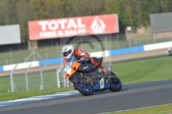 Motorcycle action photographs;donington;donington park leicestershire;donington photographs;event digital images;eventdigitalimages;no limits trackday;peter wileman photography;trackday;trackday digital images;trackday photos