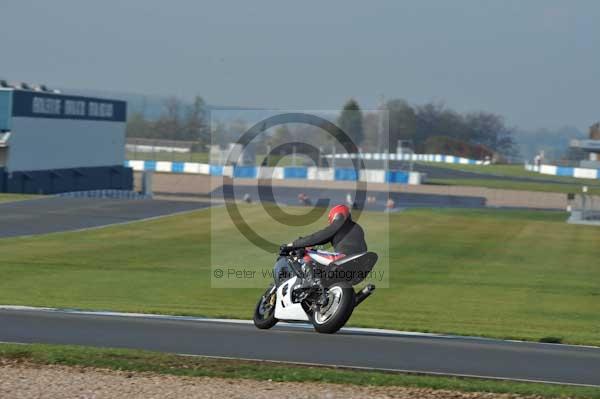 Motorcycle action photographs;donington;donington park leicestershire;donington photographs;event digital images;eventdigitalimages;no limits trackday;peter wileman photography;trackday;trackday digital images;trackday photos