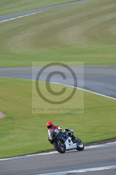 Motorcycle action photographs;donington;donington park leicestershire;donington photographs;event digital images;eventdigitalimages;no limits trackday;peter wileman photography;trackday;trackday digital images;trackday photos