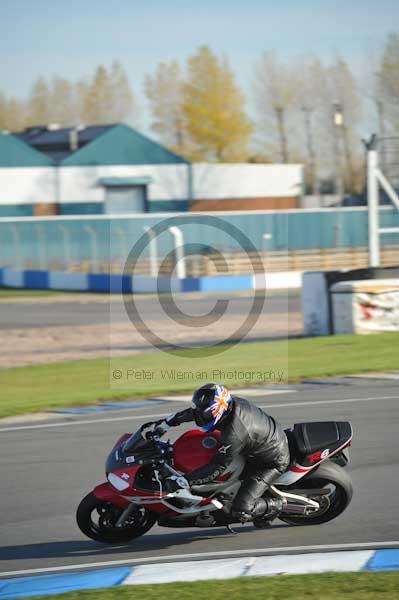 Motorcycle action photographs;donington;donington park leicestershire;donington photographs;event digital images;eventdigitalimages;no limits trackday;peter wileman photography;trackday;trackday digital images;trackday photos