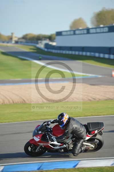 Motorcycle action photographs;donington;donington park leicestershire;donington photographs;event digital images;eventdigitalimages;no limits trackday;peter wileman photography;trackday;trackday digital images;trackday photos