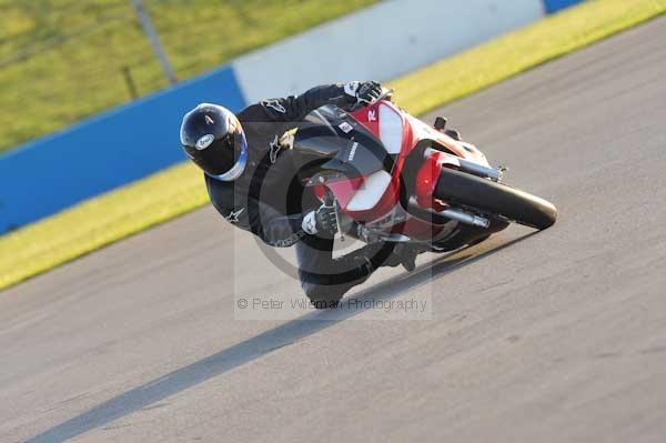 Motorcycle action photographs;donington;donington park leicestershire;donington photographs;event digital images;eventdigitalimages;no limits trackday;peter wileman photography;trackday;trackday digital images;trackday photos