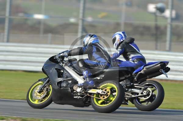 Motorcycle action photographs;donington;donington park leicestershire;donington photographs;event digital images;eventdigitalimages;no limits trackday;peter wileman photography;trackday;trackday digital images;trackday photos