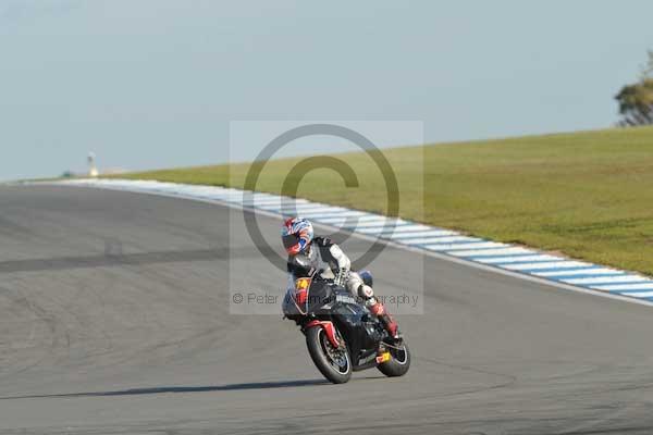 Motorcycle action photographs;donington;donington park leicestershire;donington photographs;event digital images;eventdigitalimages;no limits trackday;peter wileman photography;trackday;trackday digital images;trackday photos