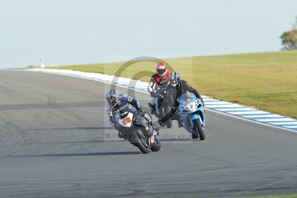 Motorcycle action photographs;donington;donington park leicestershire;donington photographs;event digital images;eventdigitalimages;no limits trackday;peter wileman photography;trackday;trackday digital images;trackday photos