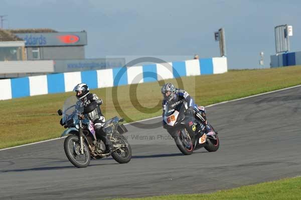 Motorcycle action photographs;donington;donington park leicestershire;donington photographs;event digital images;eventdigitalimages;no limits trackday;peter wileman photography;trackday;trackday digital images;trackday photos