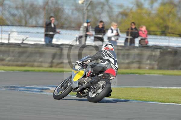 Motorcycle action photographs;donington;donington park leicestershire;donington photographs;event digital images;eventdigitalimages;no limits trackday;peter wileman photography;trackday;trackday digital images;trackday photos