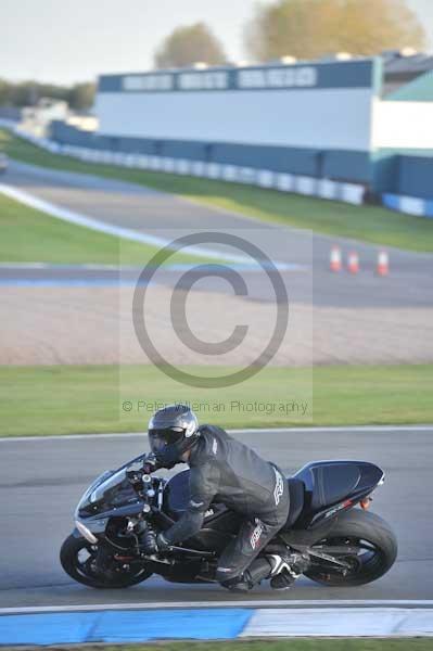Motorcycle action photographs;donington;donington park leicestershire;donington photographs;event digital images;eventdigitalimages;no limits trackday;peter wileman photography;trackday;trackday digital images;trackday photos