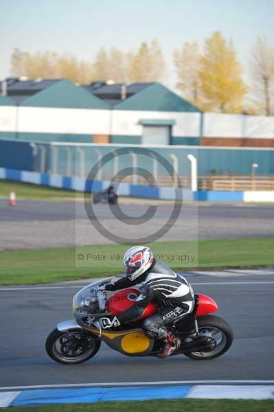 Motorcycle action photographs;donington;donington park leicestershire;donington photographs;event digital images;eventdigitalimages;no limits trackday;peter wileman photography;trackday;trackday digital images;trackday photos