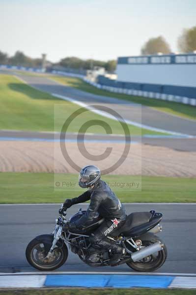 Motorcycle action photographs;donington;donington park leicestershire;donington photographs;event digital images;eventdigitalimages;no limits trackday;peter wileman photography;trackday;trackday digital images;trackday photos