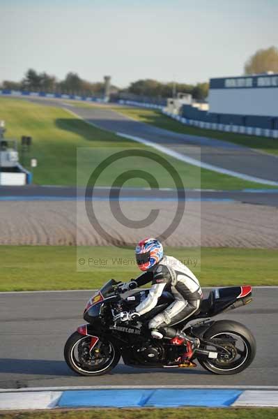 Motorcycle action photographs;donington;donington park leicestershire;donington photographs;event digital images;eventdigitalimages;no limits trackday;peter wileman photography;trackday;trackday digital images;trackday photos