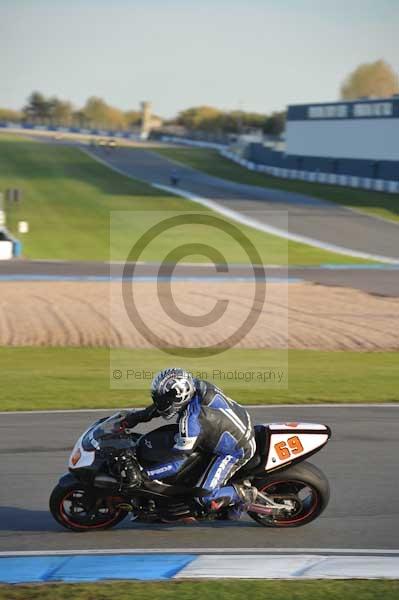 Motorcycle action photographs;donington;donington park leicestershire;donington photographs;event digital images;eventdigitalimages;no limits trackday;peter wileman photography;trackday;trackday digital images;trackday photos