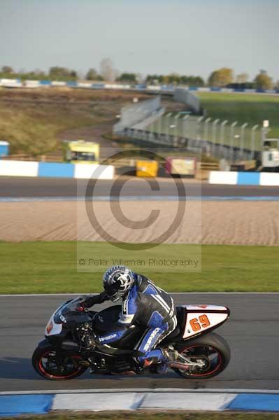 Motorcycle action photographs;donington;donington park leicestershire;donington photographs;event digital images;eventdigitalimages;no limits trackday;peter wileman photography;trackday;trackday digital images;trackday photos