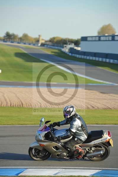 Motorcycle action photographs;donington;donington park leicestershire;donington photographs;event digital images;eventdigitalimages;no limits trackday;peter wileman photography;trackday;trackday digital images;trackday photos