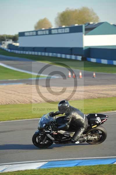 Motorcycle action photographs;donington;donington park leicestershire;donington photographs;event digital images;eventdigitalimages;no limits trackday;peter wileman photography;trackday;trackday digital images;trackday photos