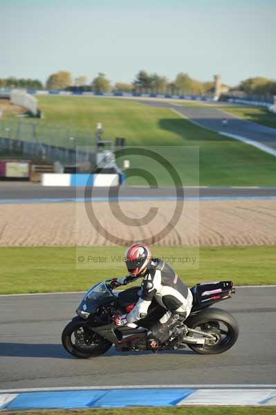 Motorcycle action photographs;donington;donington park leicestershire;donington photographs;event digital images;eventdigitalimages;no limits trackday;peter wileman photography;trackday;trackday digital images;trackday photos