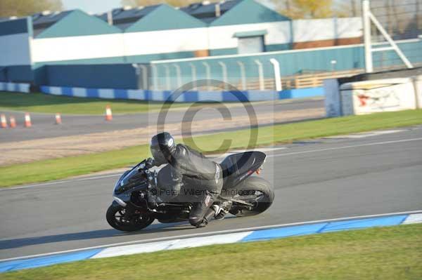 Motorcycle action photographs;donington;donington park leicestershire;donington photographs;event digital images;eventdigitalimages;no limits trackday;peter wileman photography;trackday;trackday digital images;trackday photos