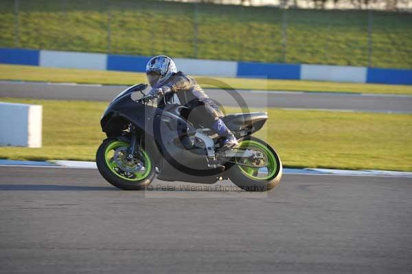 Motorcycle action photographs;donington;donington park leicestershire;donington photographs;event digital images;eventdigitalimages;no limits trackday;peter wileman photography;trackday;trackday digital images;trackday photos