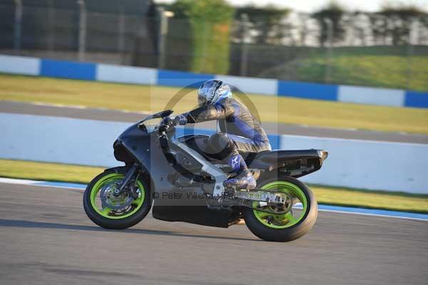 Motorcycle action photographs;donington;donington park leicestershire;donington photographs;event digital images;eventdigitalimages;no limits trackday;peter wileman photography;trackday;trackday digital images;trackday photos
