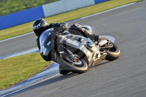 Motorcycle action photographs;donington;donington park leicestershire;donington photographs;event digital images;eventdigitalimages;no limits trackday;peter wileman photography;trackday;trackday digital images;trackday photos