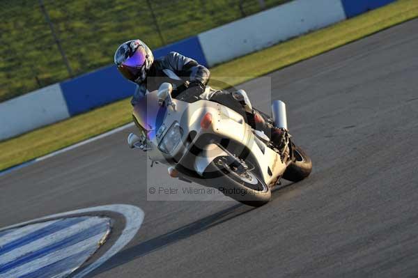 Motorcycle action photographs;donington;donington park leicestershire;donington photographs;event digital images;eventdigitalimages;no limits trackday;peter wileman photography;trackday;trackday digital images;trackday photos