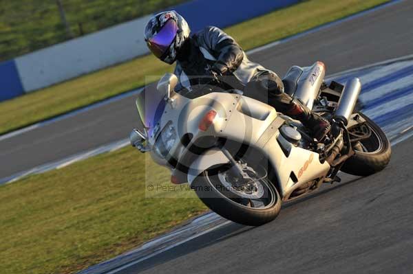 Motorcycle action photographs;donington;donington park leicestershire;donington photographs;event digital images;eventdigitalimages;no limits trackday;peter wileman photography;trackday;trackday digital images;trackday photos