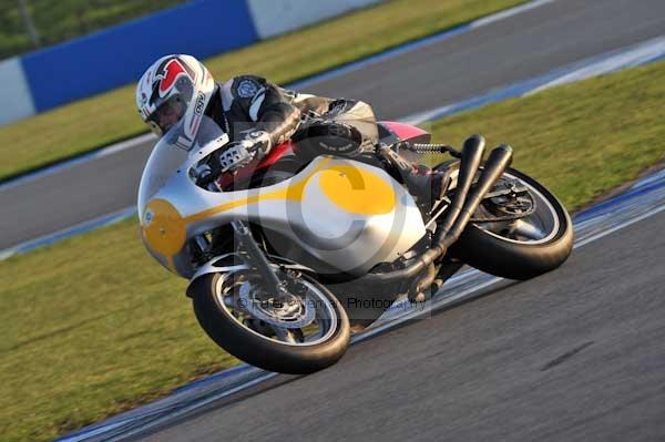 Motorcycle action photographs;donington;donington park leicestershire;donington photographs;event digital images;eventdigitalimages;no limits trackday;peter wileman photography;trackday;trackday digital images;trackday photos