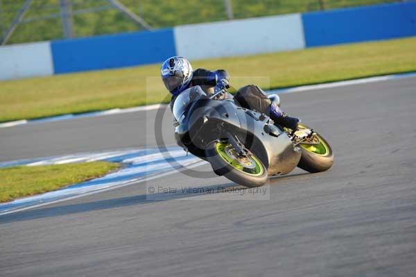 Motorcycle action photographs;donington;donington park leicestershire;donington photographs;event digital images;eventdigitalimages;no limits trackday;peter wileman photography;trackday;trackday digital images;trackday photos