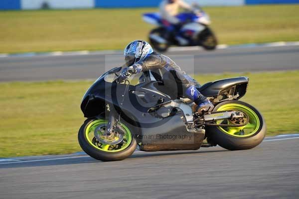 Motorcycle action photographs;donington;donington park leicestershire;donington photographs;event digital images;eventdigitalimages;no limits trackday;peter wileman photography;trackday;trackday digital images;trackday photos