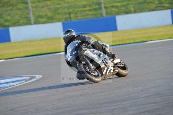 Motorcycle action photographs;donington;donington park leicestershire;donington photographs;event digital images;eventdigitalimages;no limits trackday;peter wileman photography;trackday;trackday digital images;trackday photos