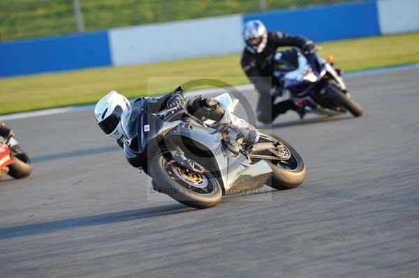 Motorcycle action photographs;donington;donington park leicestershire;donington photographs;event digital images;eventdigitalimages;no limits trackday;peter wileman photography;trackday;trackday digital images;trackday photos