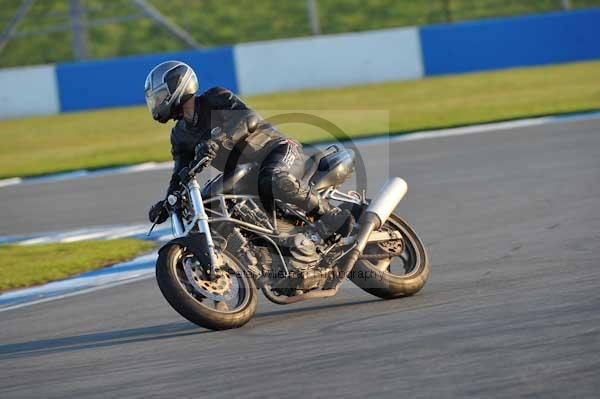 Motorcycle action photographs;donington;donington park leicestershire;donington photographs;event digital images;eventdigitalimages;no limits trackday;peter wileman photography;trackday;trackday digital images;trackday photos
