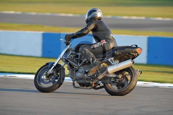 Motorcycle action photographs;donington;donington park leicestershire;donington photographs;event digital images;eventdigitalimages;no limits trackday;peter wileman photography;trackday;trackday digital images;trackday photos