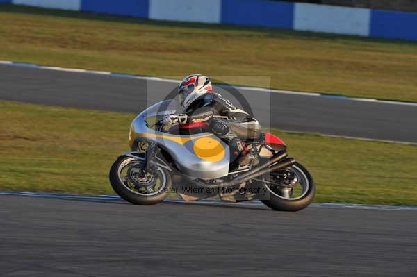 Motorcycle action photographs;donington;donington park leicestershire;donington photographs;event digital images;eventdigitalimages;no limits trackday;peter wileman photography;trackday;trackday digital images;trackday photos