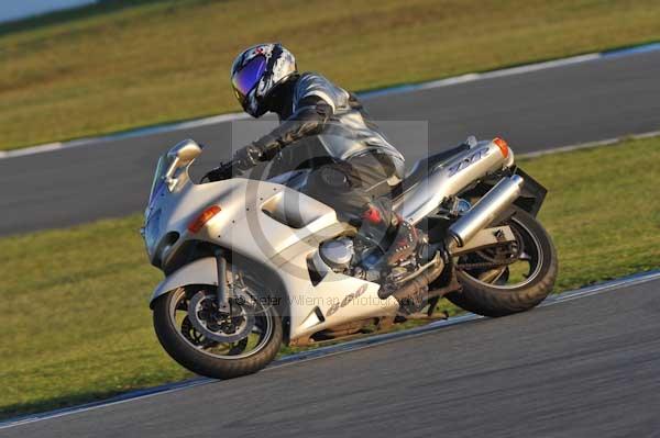 Motorcycle action photographs;donington;donington park leicestershire;donington photographs;event digital images;eventdigitalimages;no limits trackday;peter wileman photography;trackday;trackday digital images;trackday photos