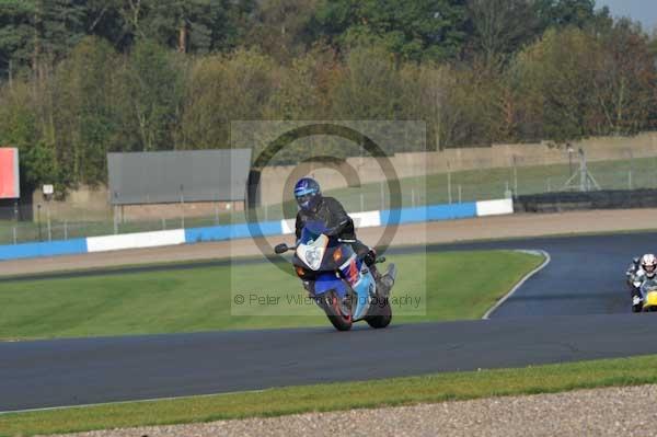 Motorcycle action photographs;donington;donington park leicestershire;donington photographs;event digital images;eventdigitalimages;no limits trackday;peter wileman photography;trackday;trackday digital images;trackday photos