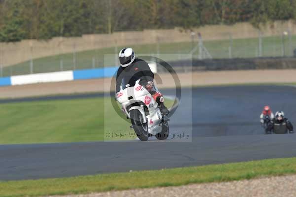 Motorcycle action photographs;donington;donington park leicestershire;donington photographs;event digital images;eventdigitalimages;no limits trackday;peter wileman photography;trackday;trackday digital images;trackday photos