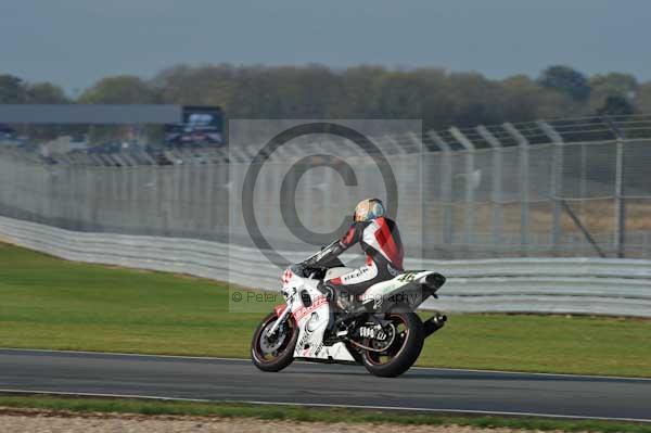 Motorcycle action photographs;donington;donington park leicestershire;donington photographs;event digital images;eventdigitalimages;no limits trackday;peter wileman photography;trackday;trackday digital images;trackday photos