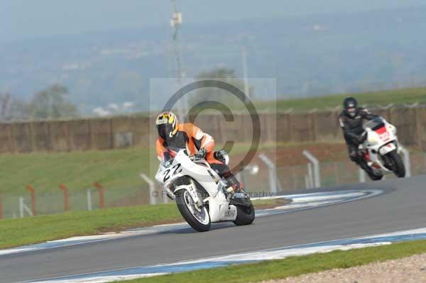 Motorcycle action photographs;donington;donington park leicestershire;donington photographs;event digital images;eventdigitalimages;no limits trackday;peter wileman photography;trackday;trackday digital images;trackday photos