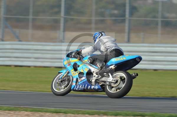 Motorcycle action photographs;donington;donington park leicestershire;donington photographs;event digital images;eventdigitalimages;no limits trackday;peter wileman photography;trackday;trackday digital images;trackday photos