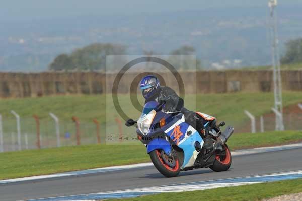 Motorcycle action photographs;donington;donington park leicestershire;donington photographs;event digital images;eventdigitalimages;no limits trackday;peter wileman photography;trackday;trackday digital images;trackday photos