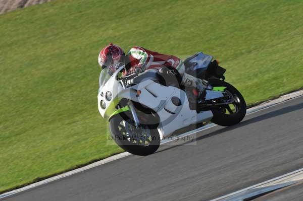 Motorcycle action photographs;donington;donington park leicestershire;donington photographs;event digital images;eventdigitalimages;no limits trackday;peter wileman photography;trackday;trackday digital images;trackday photos