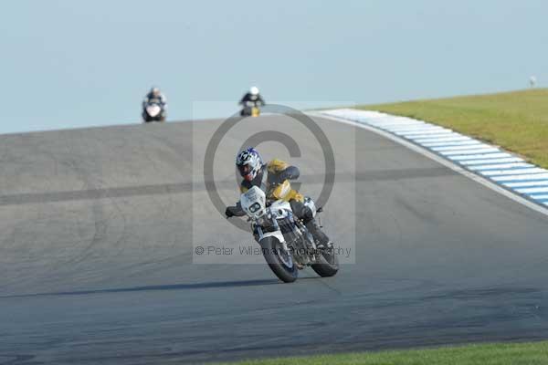 Motorcycle action photographs;donington;donington park leicestershire;donington photographs;event digital images;eventdigitalimages;no limits trackday;peter wileman photography;trackday;trackday digital images;trackday photos