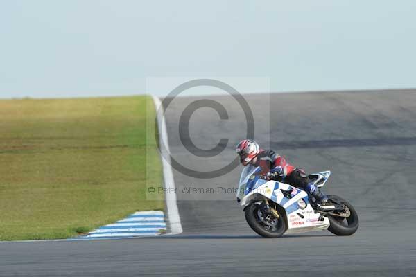 Motorcycle action photographs;donington;donington park leicestershire;donington photographs;event digital images;eventdigitalimages;no limits trackday;peter wileman photography;trackday;trackday digital images;trackday photos