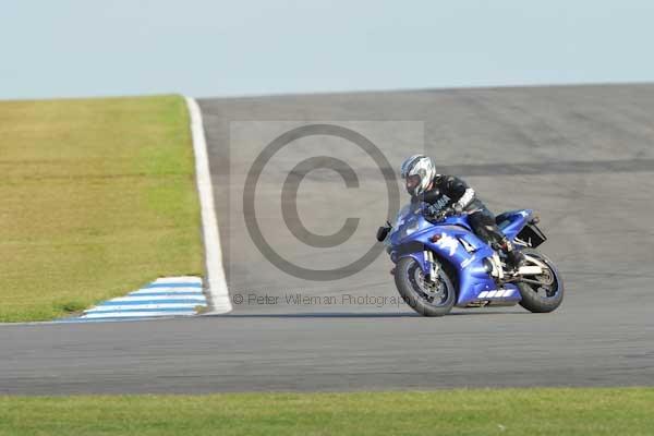 Motorcycle action photographs;donington;donington park leicestershire;donington photographs;event digital images;eventdigitalimages;no limits trackday;peter wileman photography;trackday;trackday digital images;trackday photos