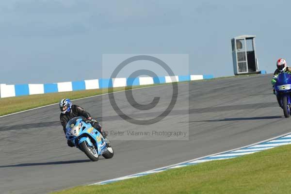 Motorcycle action photographs;donington;donington park leicestershire;donington photographs;event digital images;eventdigitalimages;no limits trackday;peter wileman photography;trackday;trackday digital images;trackday photos